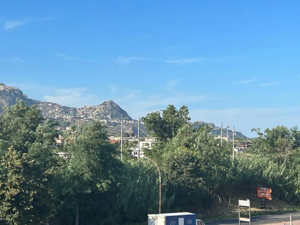 Nina Apartament Giardini Naxos Con Posto Auto
