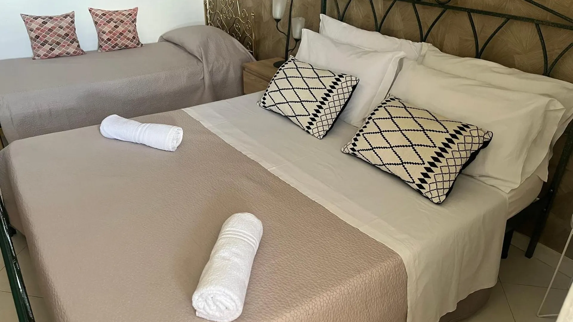 Nina Apartament Giardini Naxos Con Posto Auto Italia